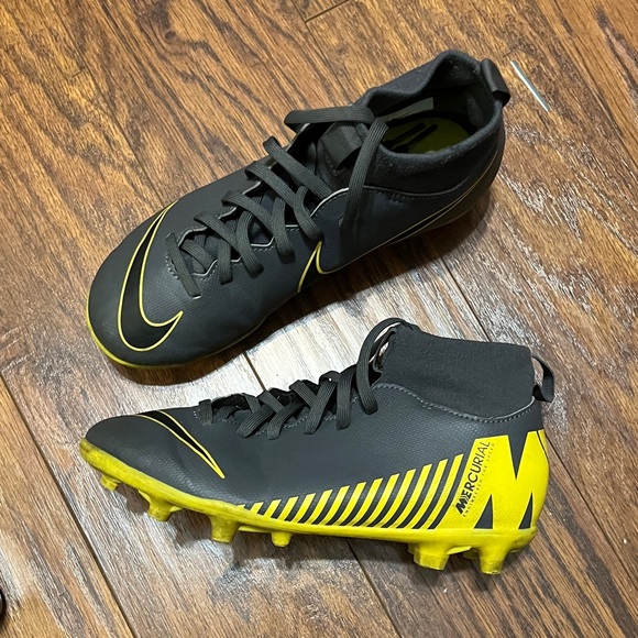 Nike Mercurial Black and Yellow Men's Athletic Cleats